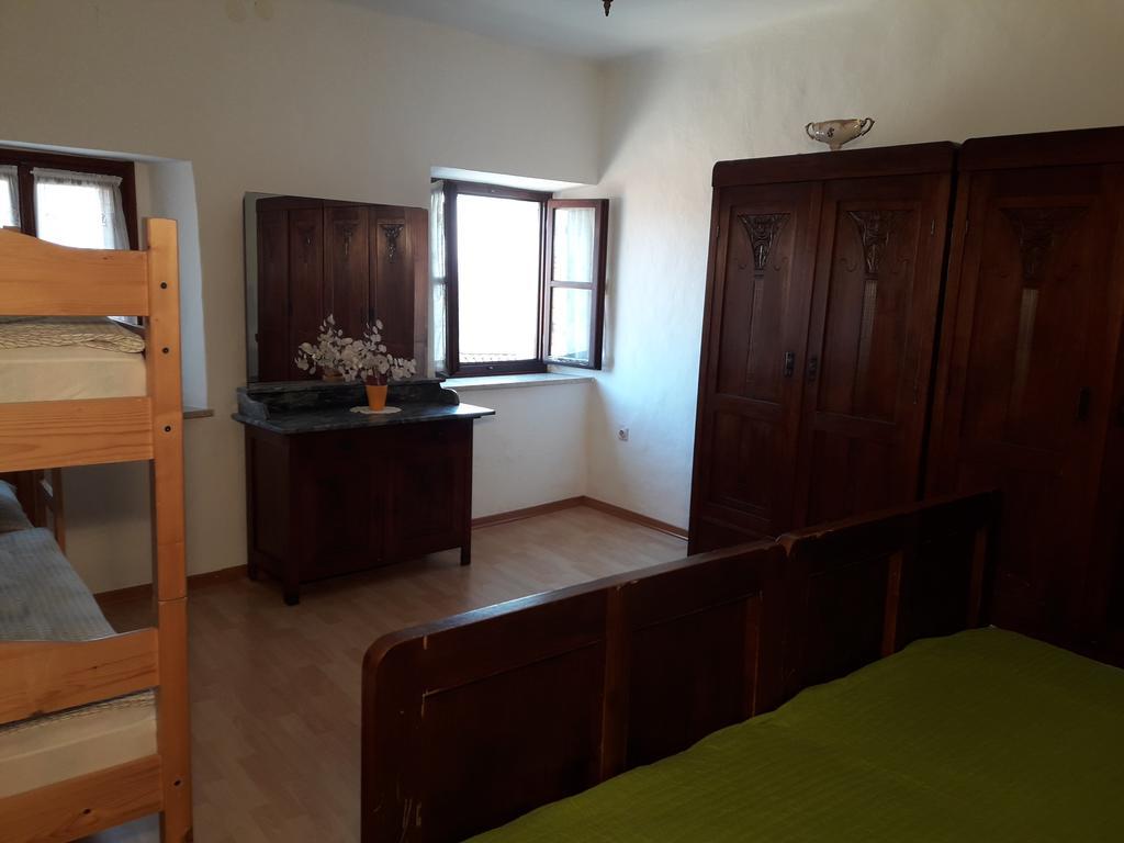 Apartment Valetovi Stanjel Exterior photo
